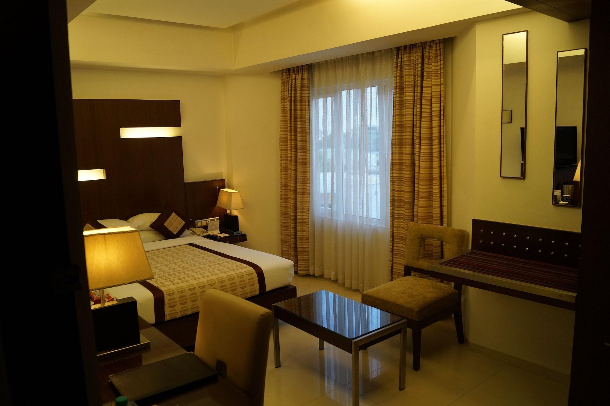 The President Hotel Bangalore Exterior foto