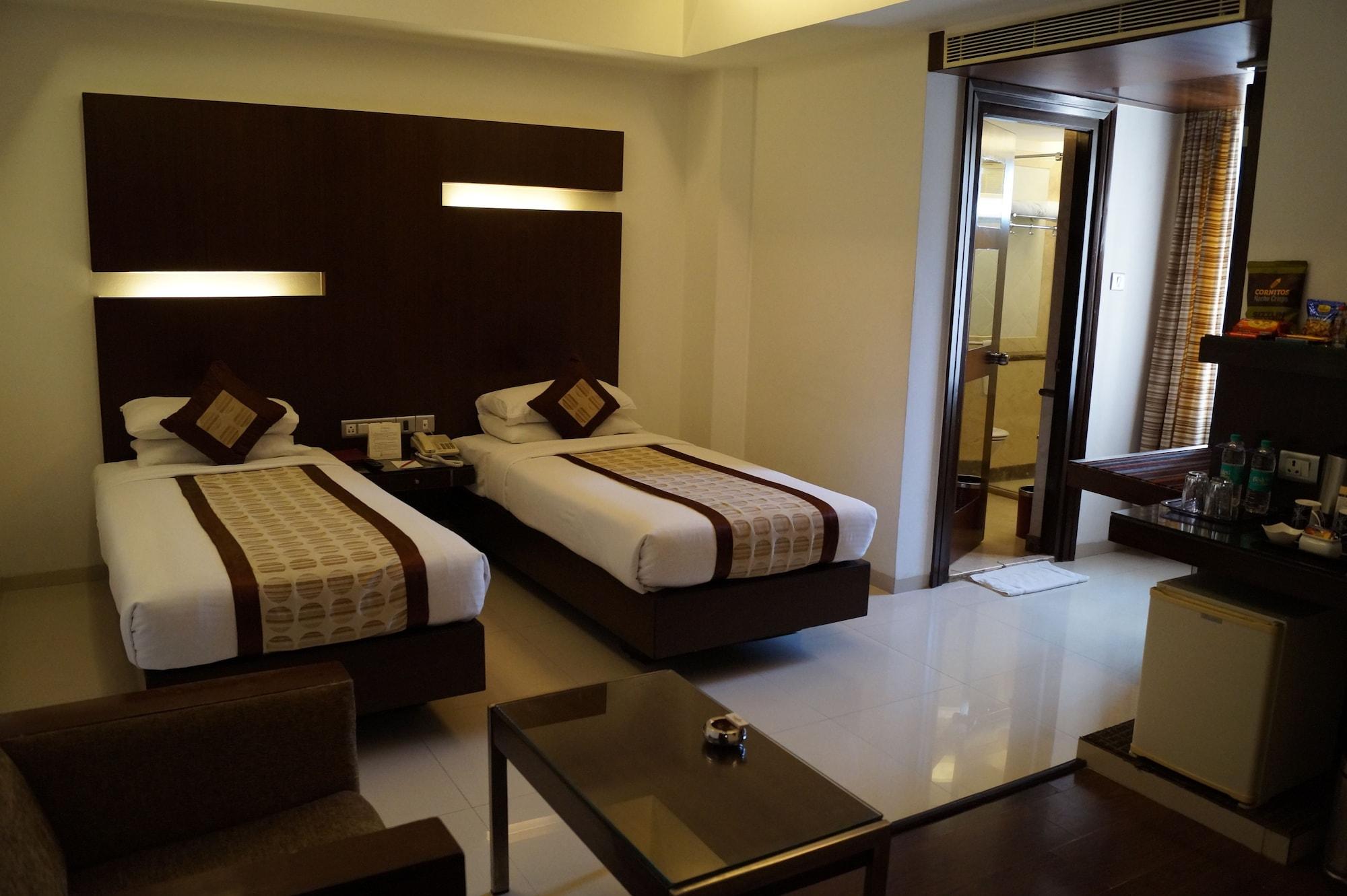 The President Hotel Bangalore Exterior foto