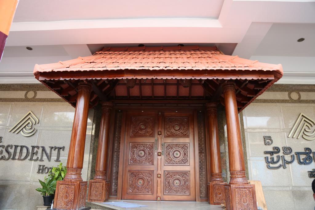 The President Hotel Bangalore Exterior foto