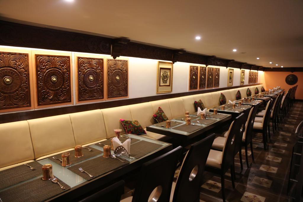 The President Hotel Bangalore Exterior foto